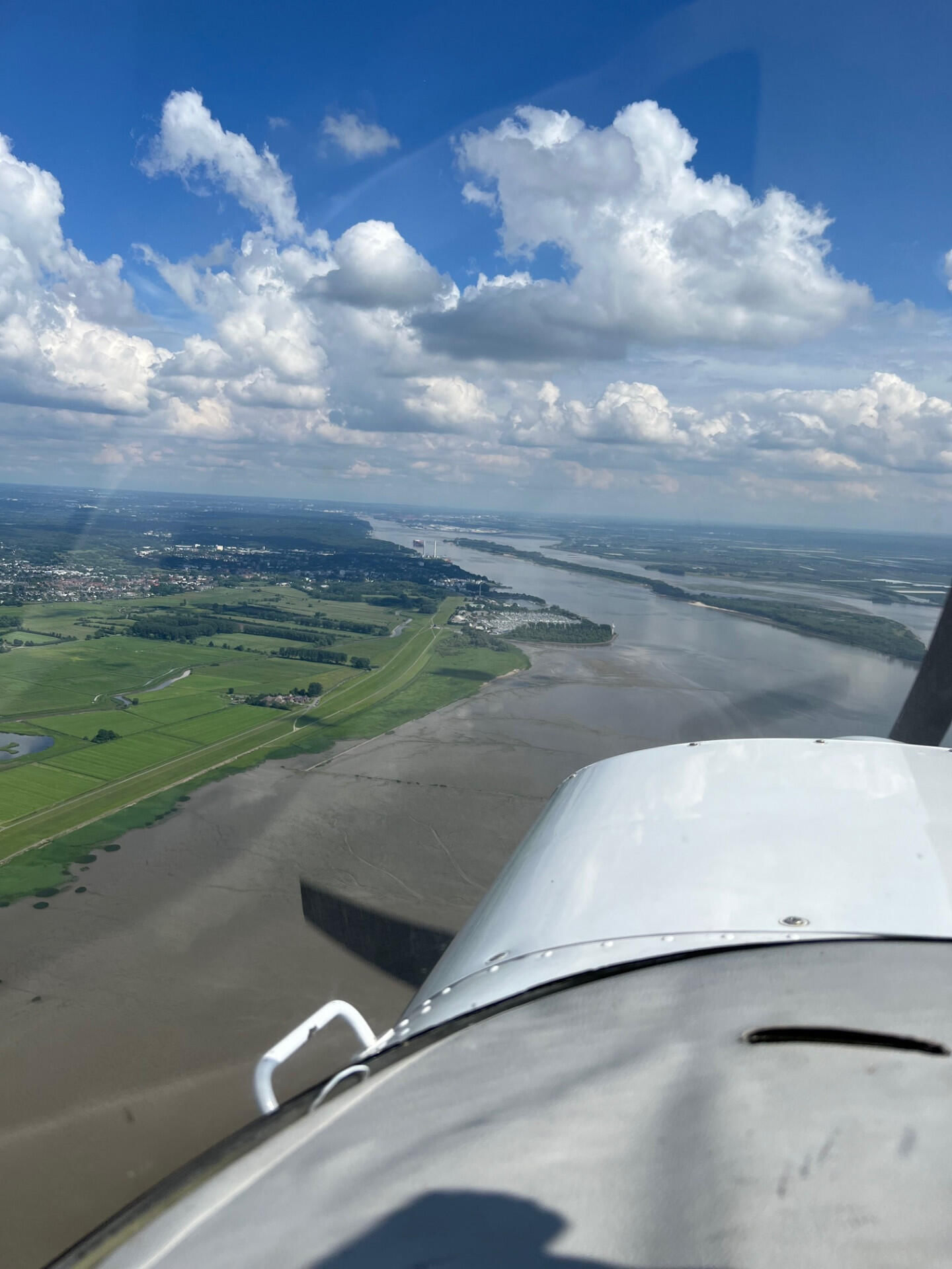 Rundflug Hamburg über Burchardkai, Alster, Hamburg Flughafen