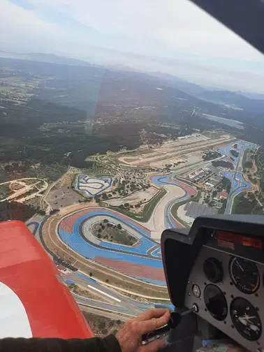 Des calanques de Cassis au Circuit du Castellet.