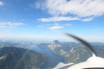 Rundflug im Seengebiet