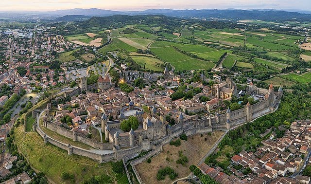 Carcassonne et ses alentours en Hélicoptère - 30m