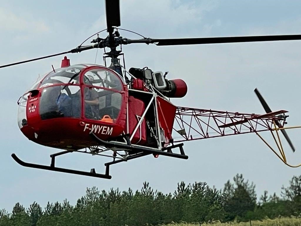 Survol du circuit automobile des 24h du Mans en hélico