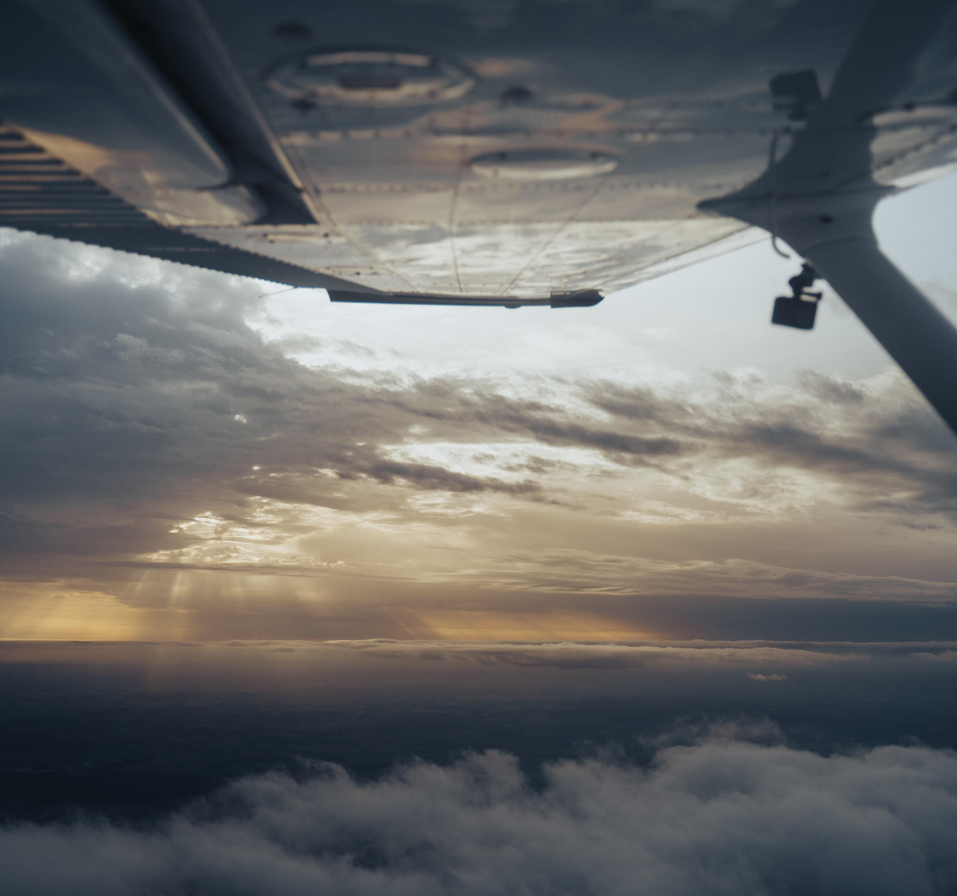 Sonnenuntergang über den Wolken