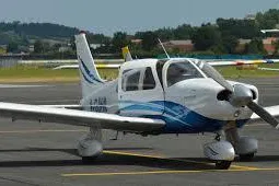avion Piper PA28