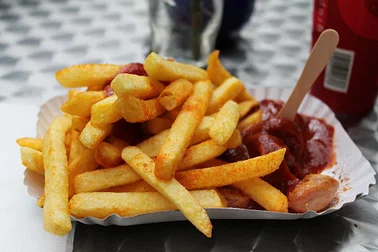 ✈️ Mitflug zum Currywurst-Fly-Inn in Hodenhagen 🍟✈️