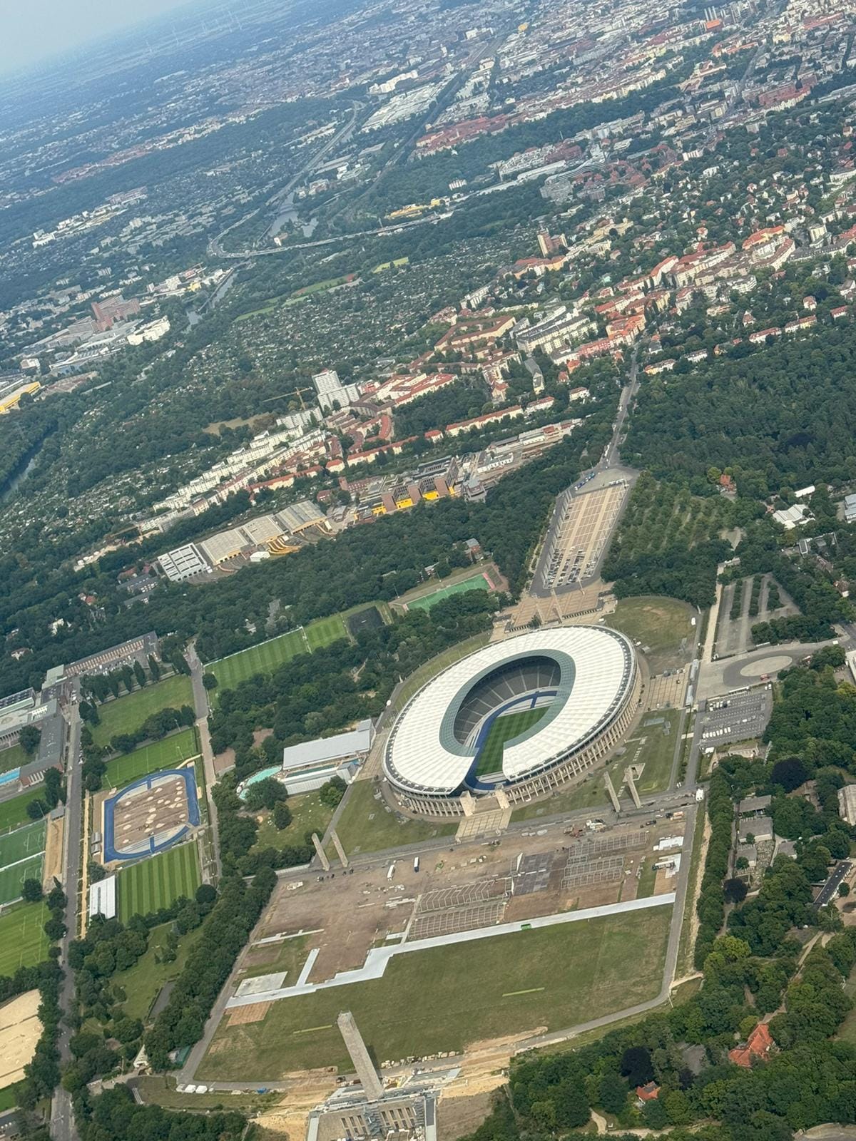 Berlin von oben erleben – Rundflug über die Hauptstadt