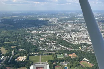 Flug über Tagebau, Kölner Dom und Siebengebirge