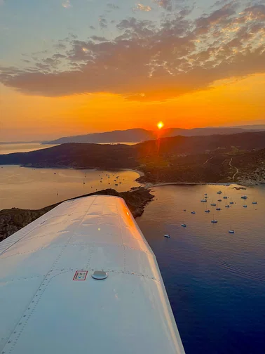 Sunset over Saint-Tropez 🌅🛩️