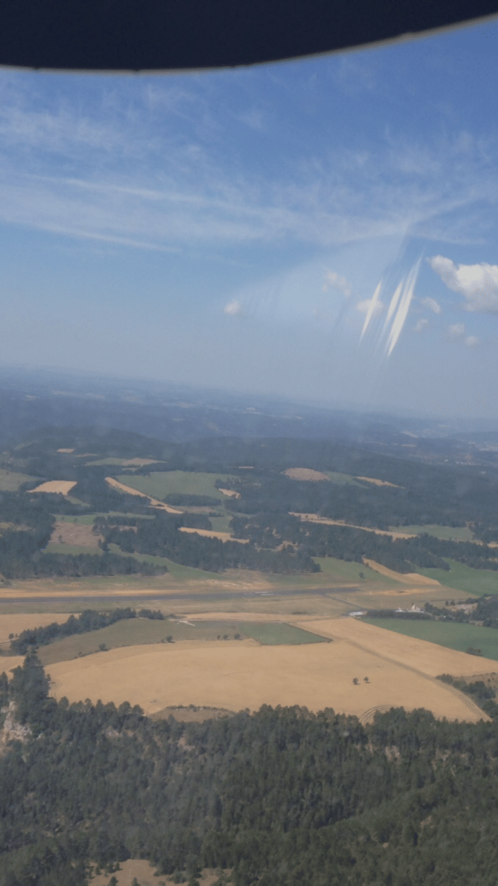 vue aérienne en arrivant sur la ville de Mende