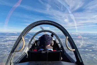 La Bourgogne à bord d'un avion Militaire !