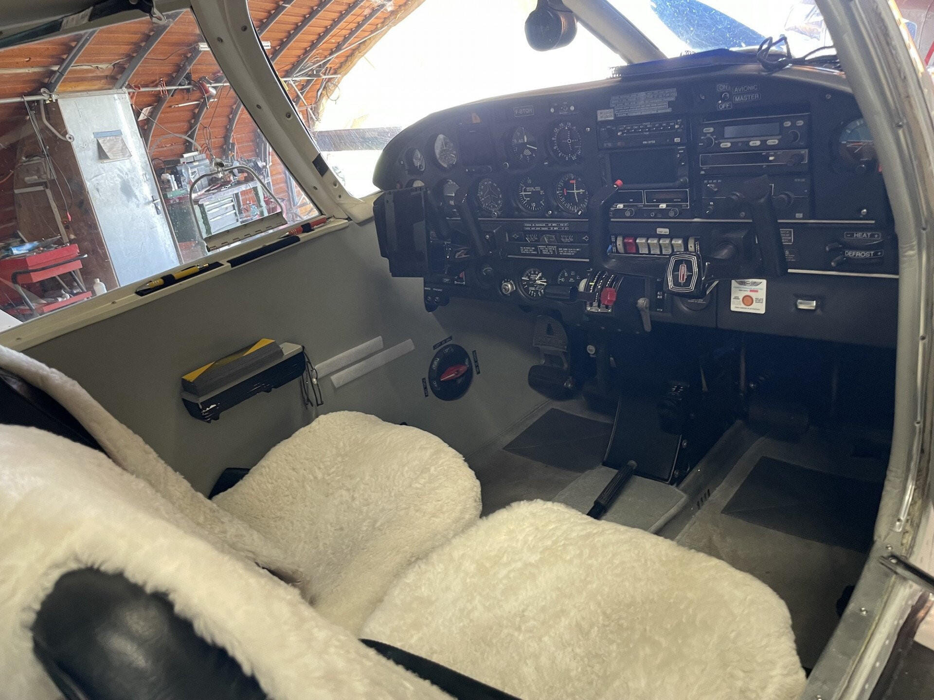 Piper PA28-201 Arrow II