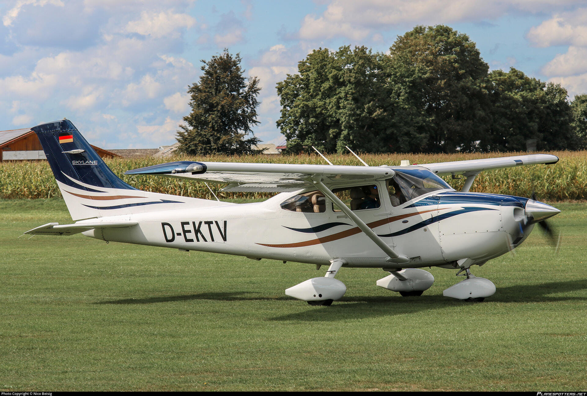 Cessna 182T Skylane
