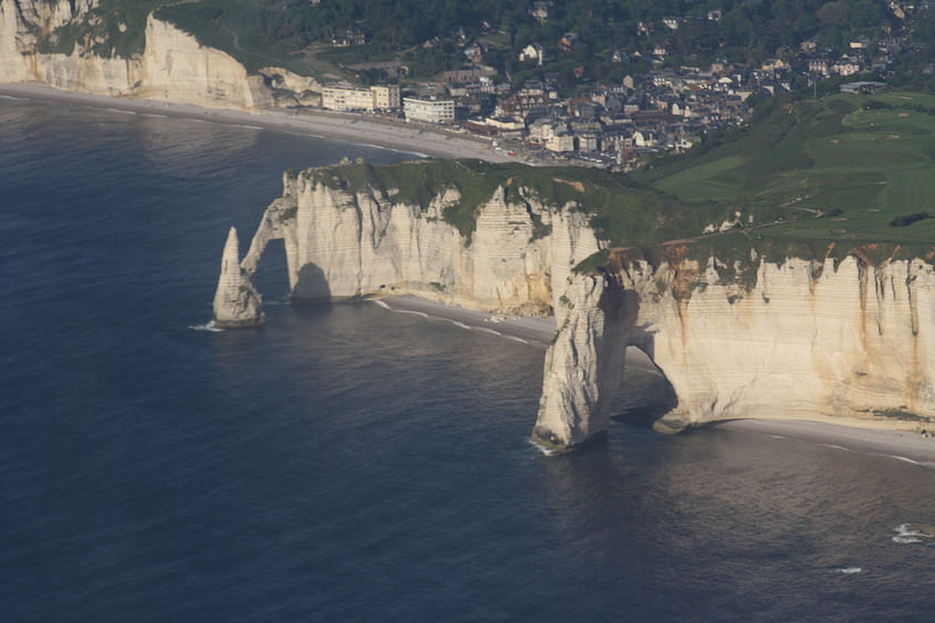 Etretat, les 3 ponts, des châteaux et des abbayes