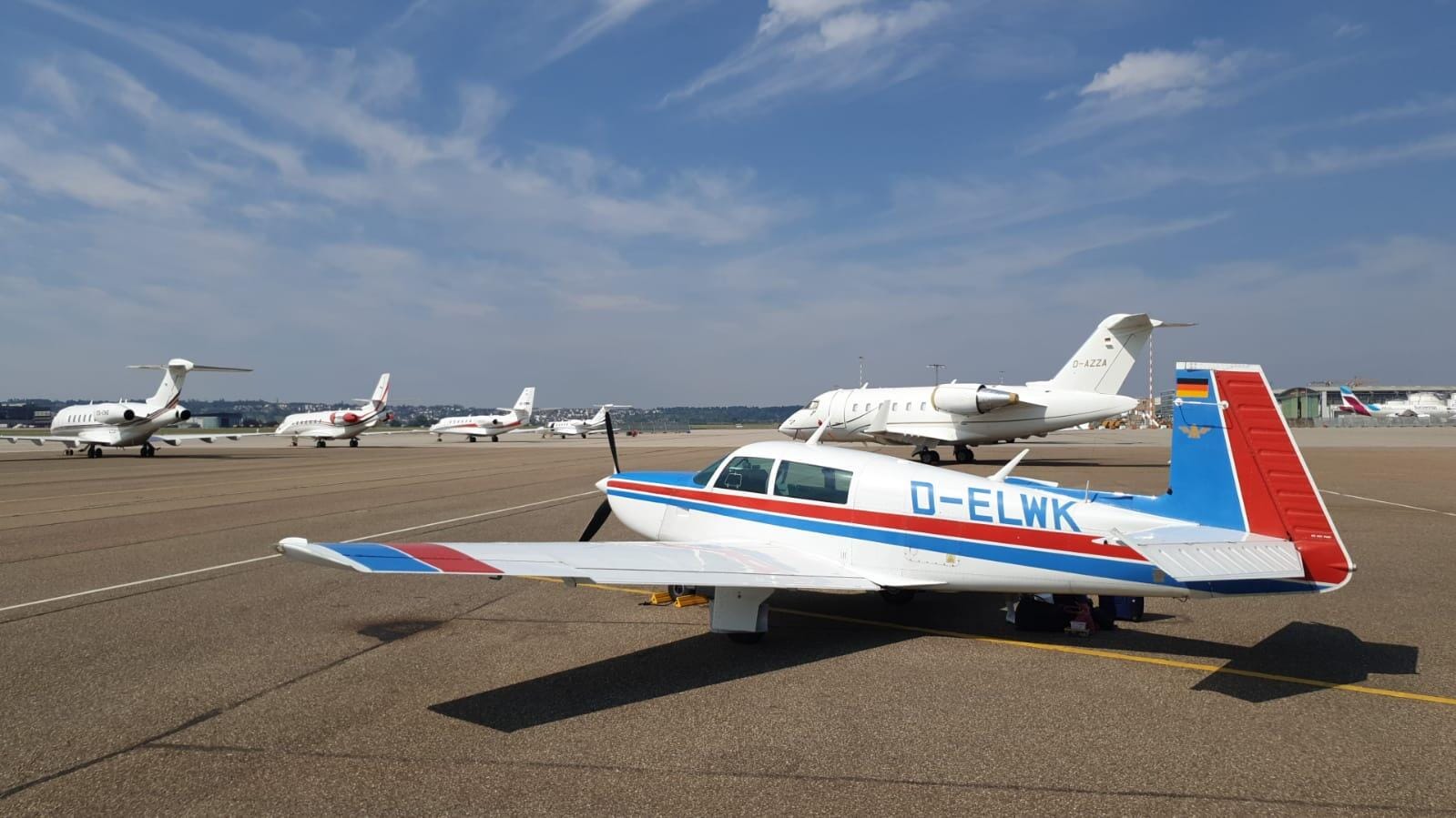 auf einem Verkehrsflughafen