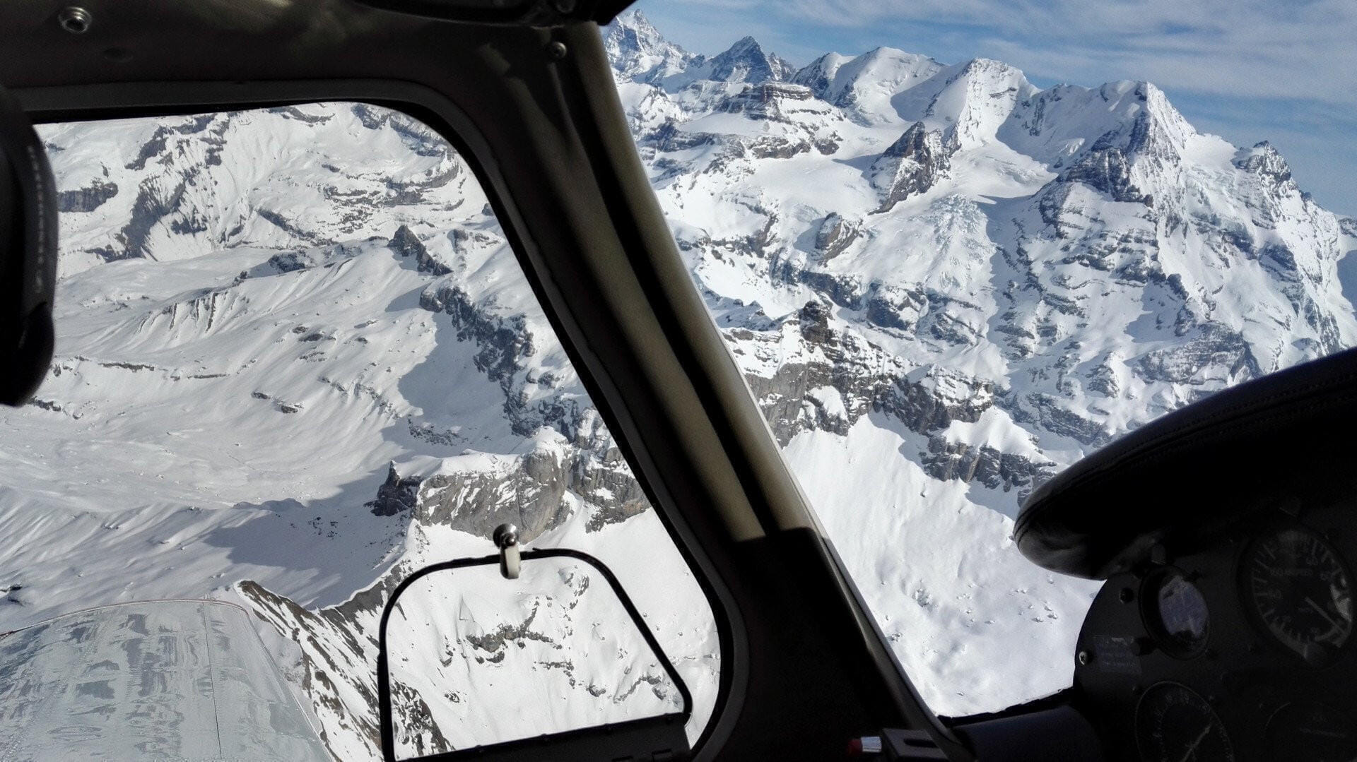 Berner Alpen, Rhonetal und Landung in Sion (DA50)