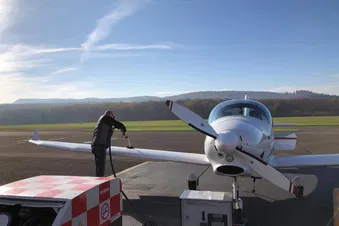 Rundflug mit einer Landung am Flugplatz Deiner Wahl