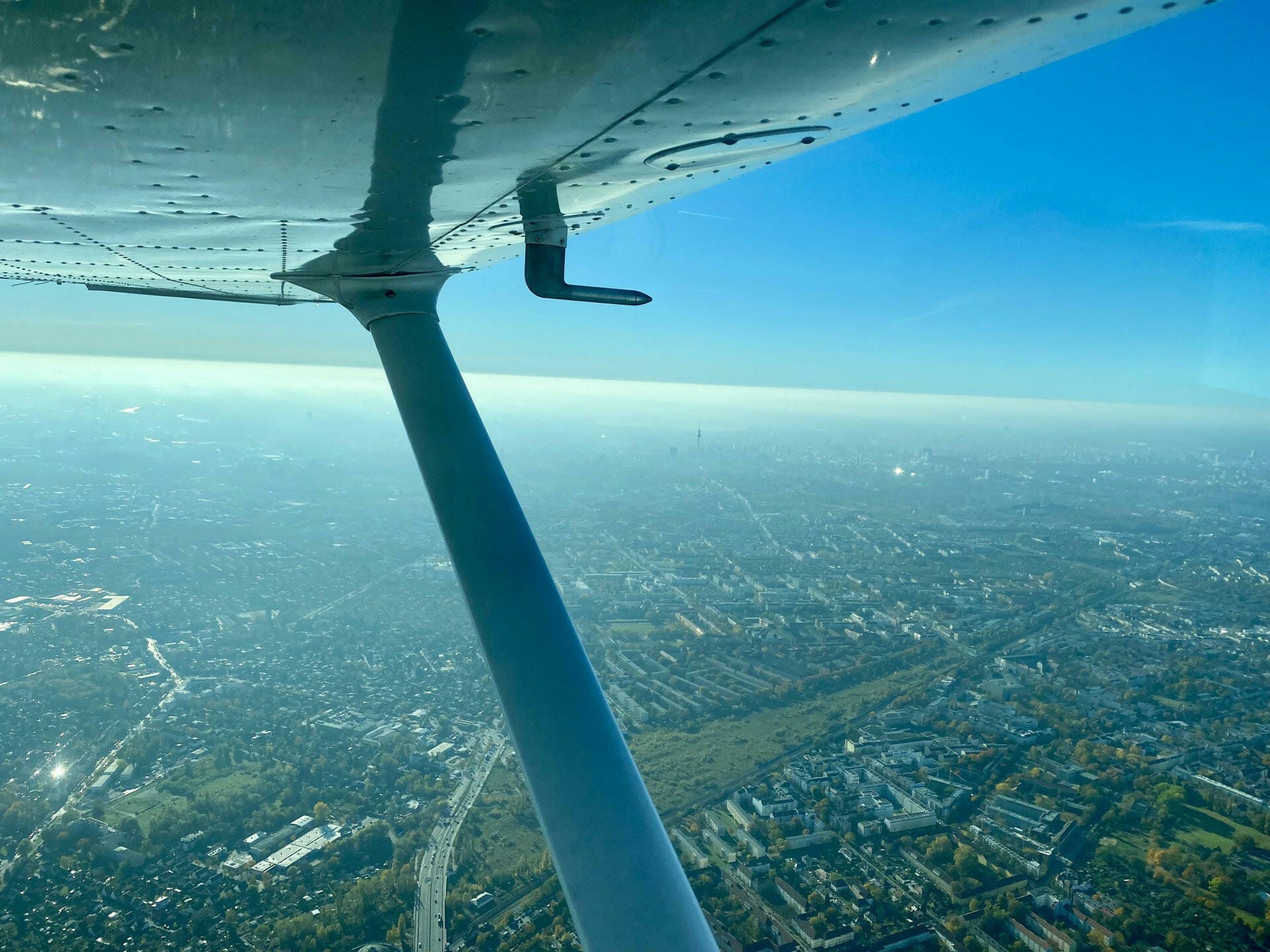 NEU - Rundflug über Berlin ab Strausberg