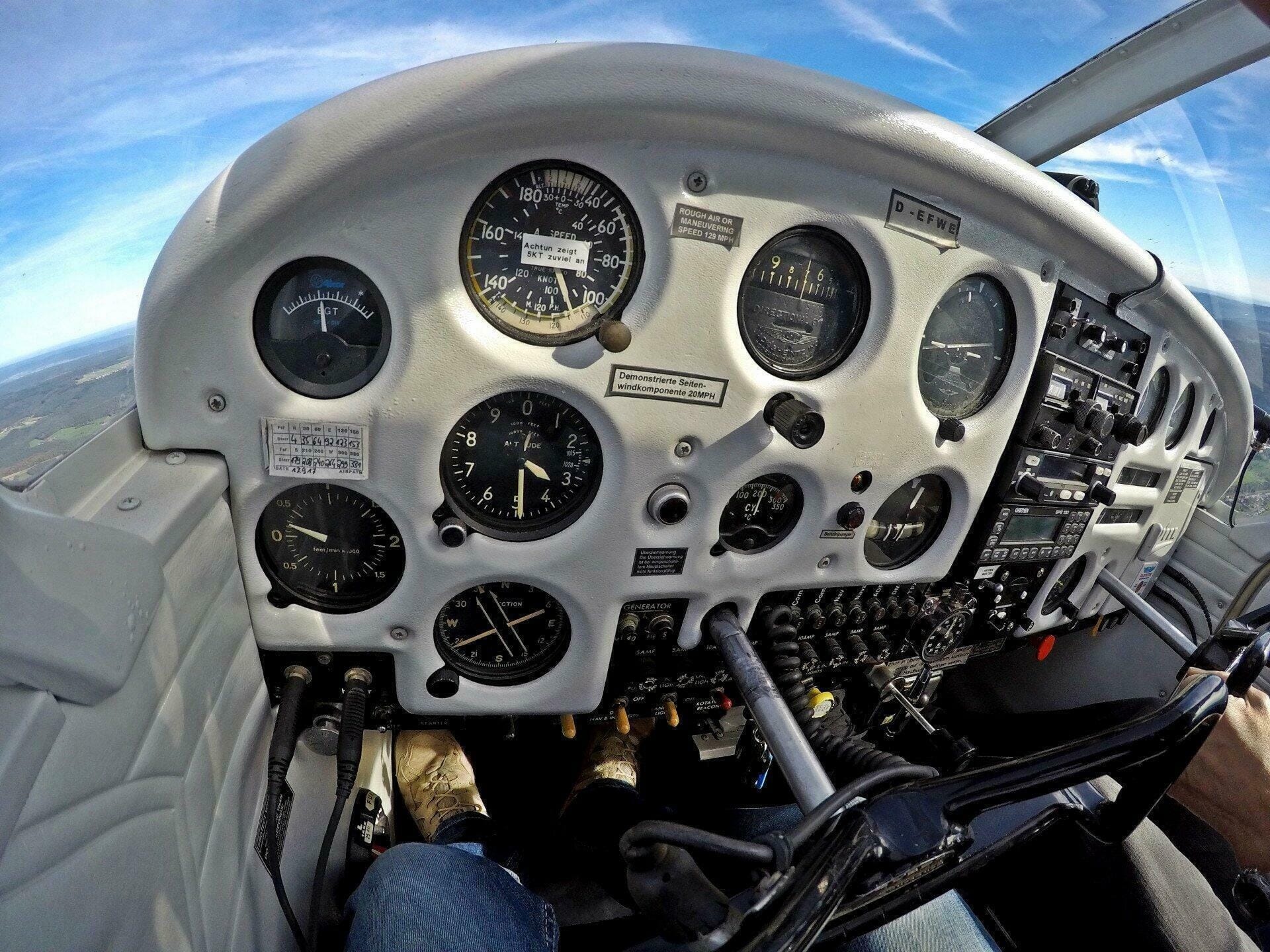 Cockpit Piper PA28 Cherokee