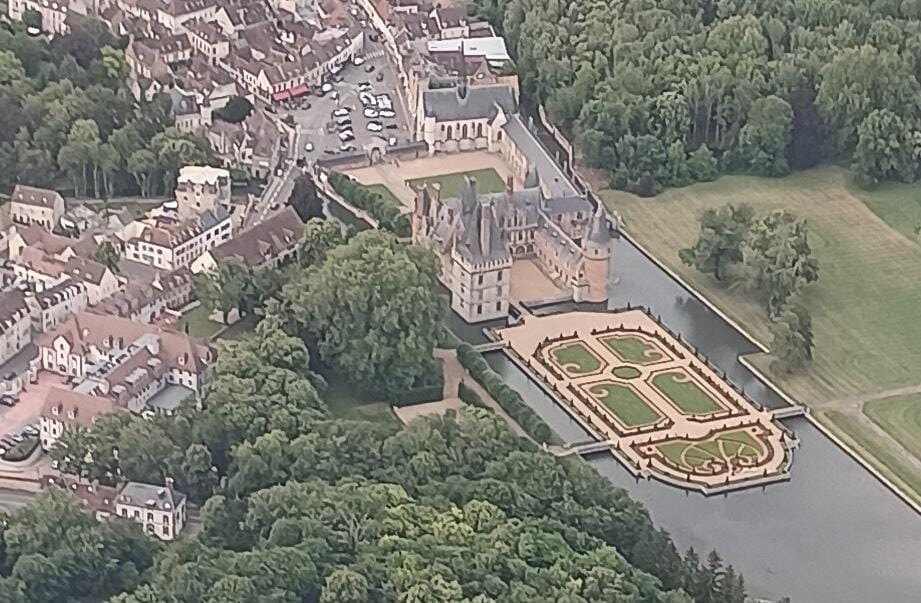 Châteaux & Cathédrale – L'Ouest Francilien vu du Ciel