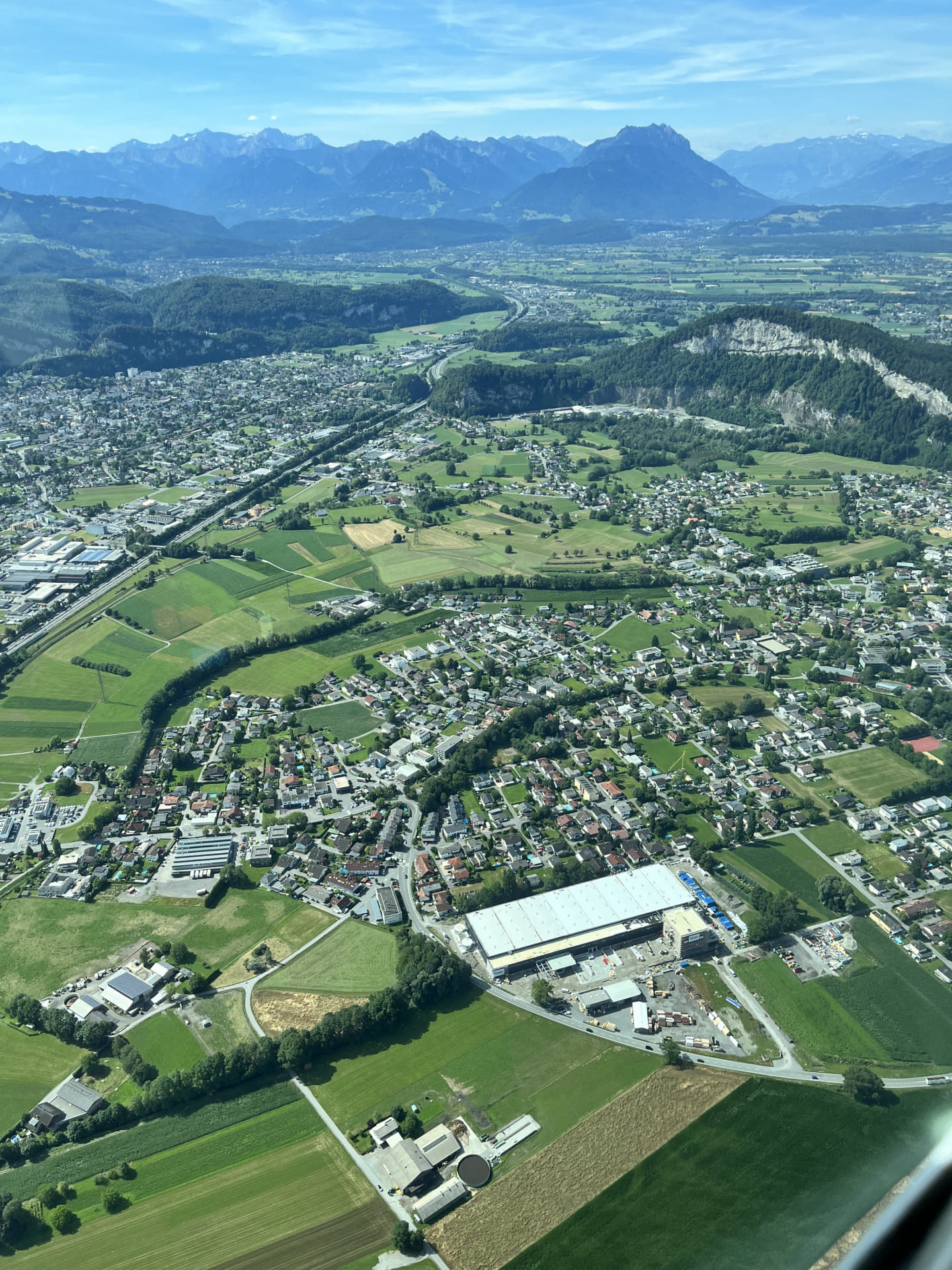 Blick entlang des Rheintals.