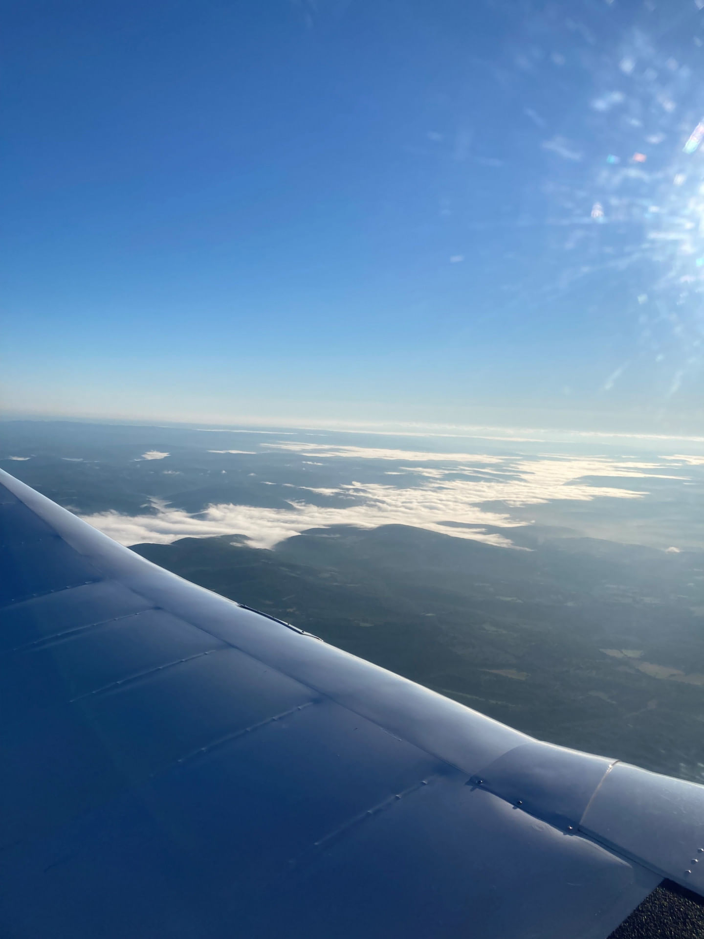Stratus en fond de vallee,en route vers le Cantal.