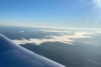 Stratus en fond de vallee,en route vers le Cantal.