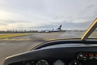 Verkehrsflughafen und weitere spannende Orte aus dem Cockpit