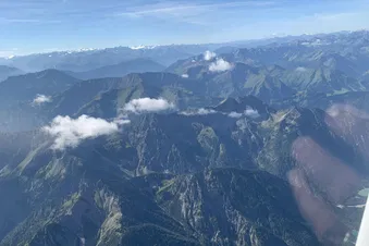 Traumhafter Panoramaflug zur Zugspitze und den Alpennordrand