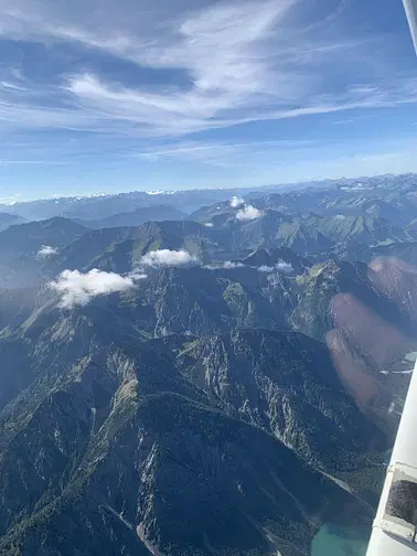 Traumhafter Panoramaflug zur Zugspitze und den Alpennordrand