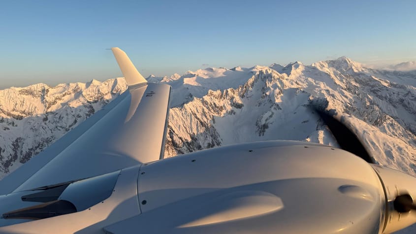 VIP Alpenrundflug im zweimotorigen Flugzeug