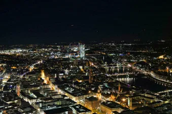 Frankfurt by Night - City mit Main