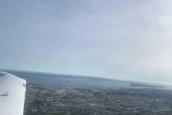 Vue de Brest au décollage de Brest