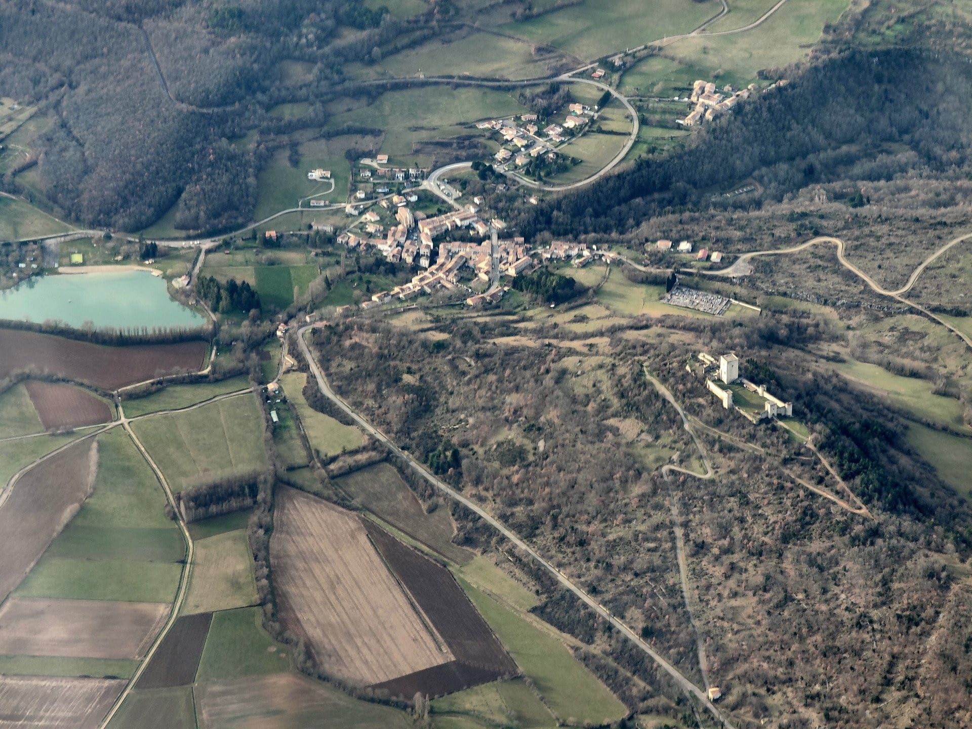 Petit tour des gorges de l'Aveyron en avion