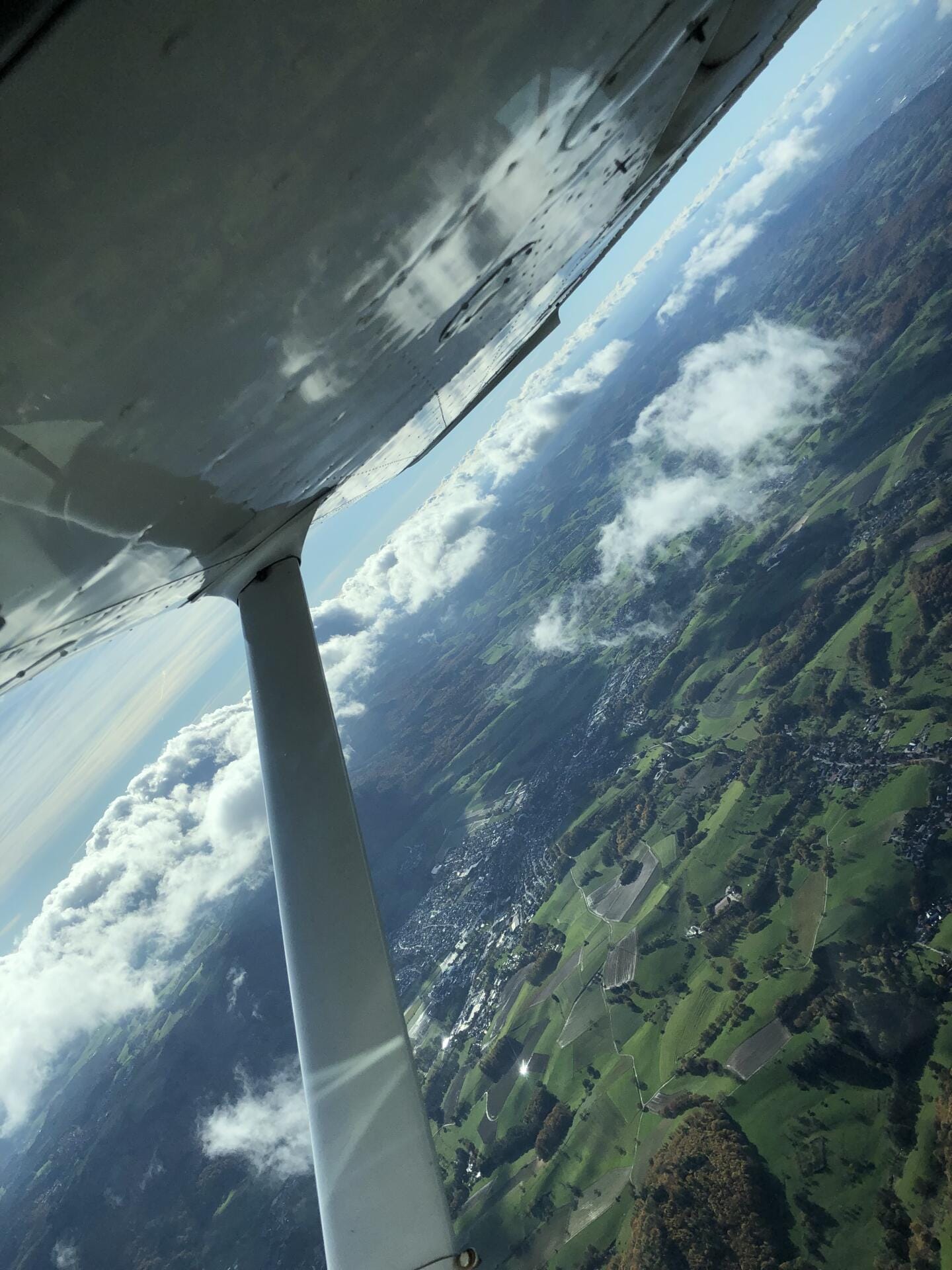 Quick Sky Tour Over Frankfurt & the Rhine
