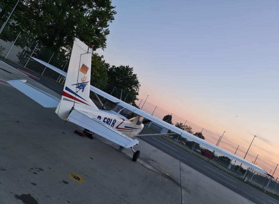 Cessna 150 am Airport Dresden