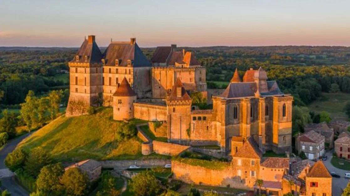 Vol à la découverte des châteaux de la Dordogne