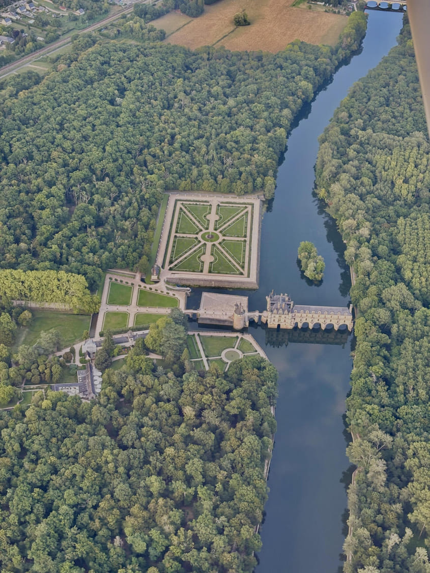 Balade aérienne au-dessus des châteaux de la Loire