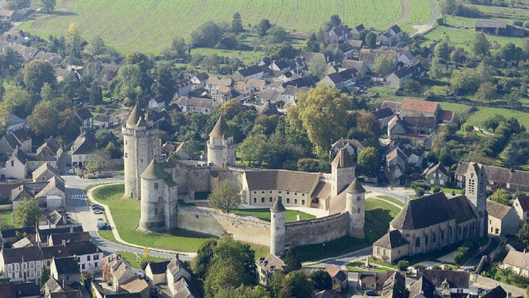 Vol panoramique sur l'Est parisien : une expérience inoubliable entre châteaux, Disneyland et méandres de la Seine