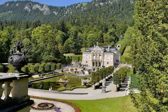 Burgen-Hopping: Schloss Neuschwanstein & Schloss Linderhof