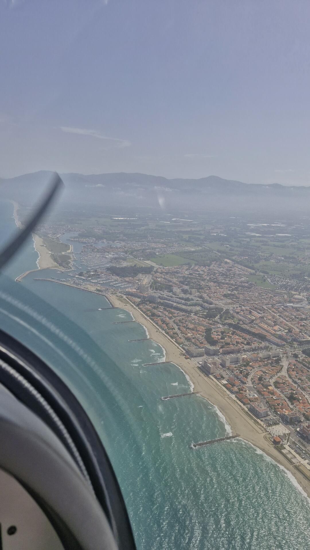 Survol de la côte Vermeille