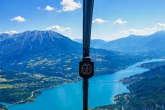 Découverte du lac de Serre Ponçon depuis le ciel