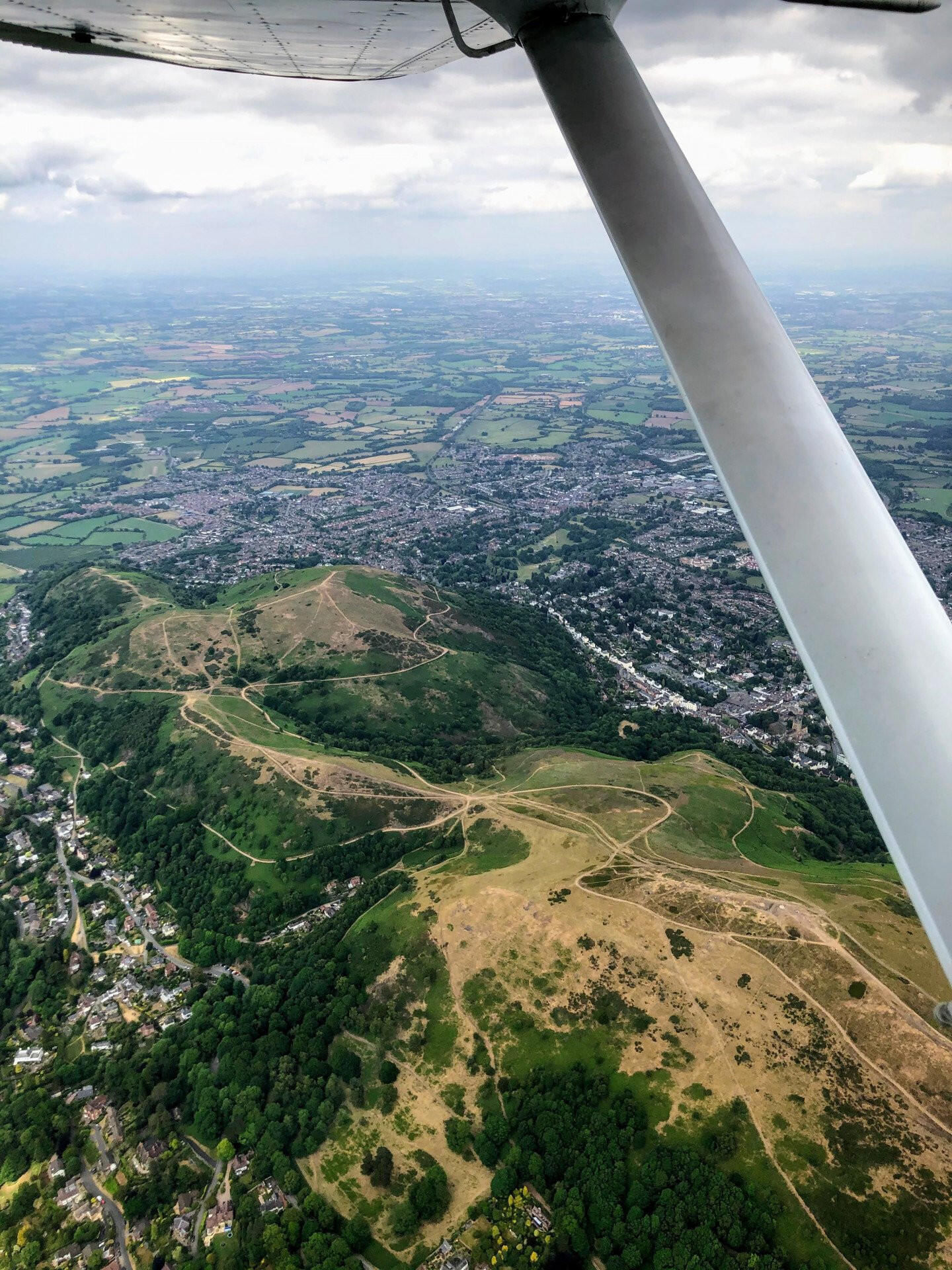 Fly to Shobdon for lunch and return