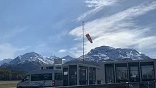 Exklusiver Ausflug ab Bern nach Samedan mit dem Helikopter