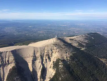 Découvrir le Mont Ventoux depuis le ciel