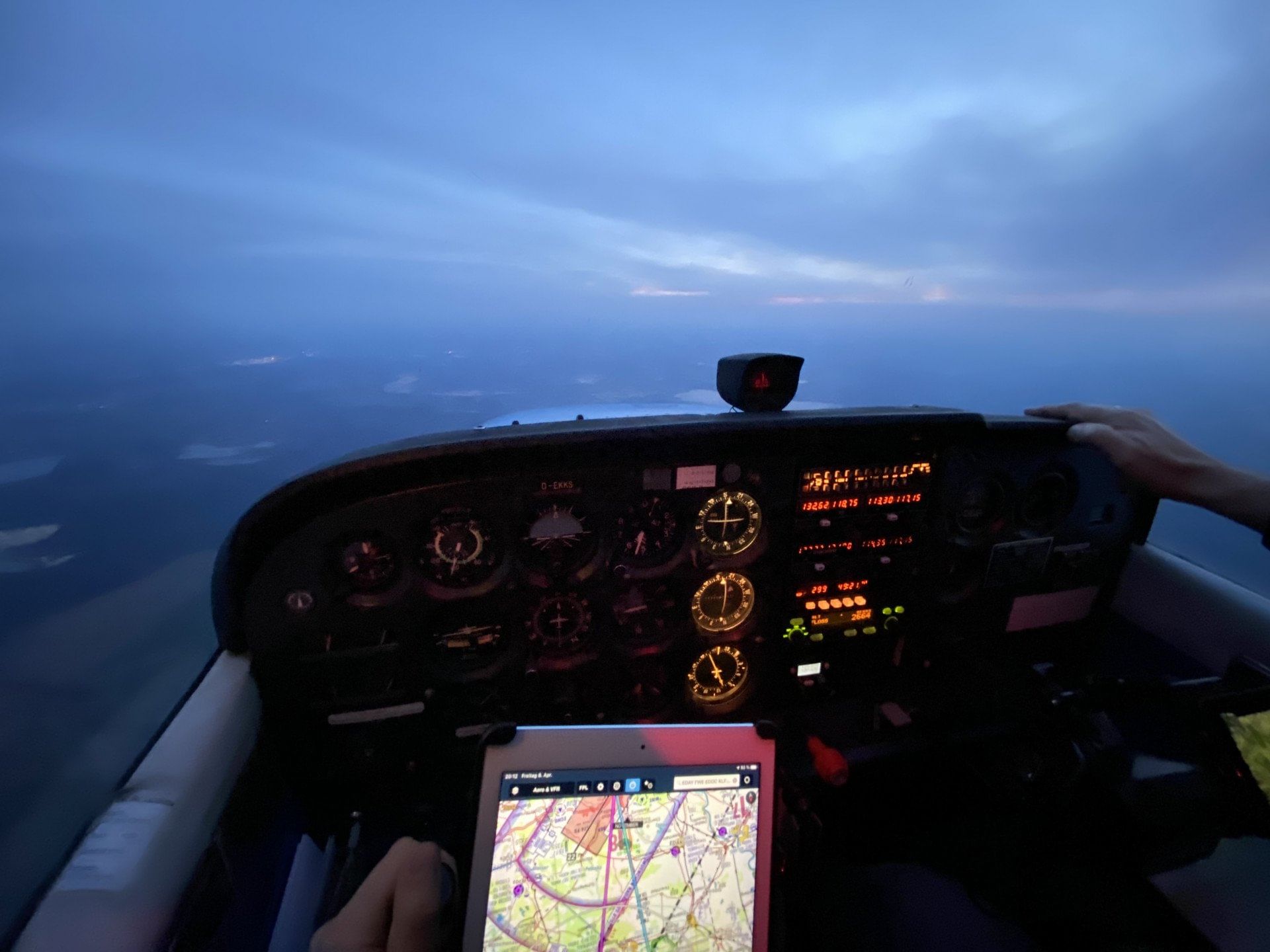 Nachtflug über Berlin in einer Cessna 172 für 2-3 Personen