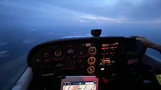 Nachtflug über Berlin in einer Cessna 172 für 2-3 Personen