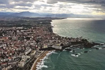 Survol de la côte basque depuis Pau