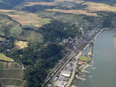 Rheintal-Flug über Nürburgring zurück