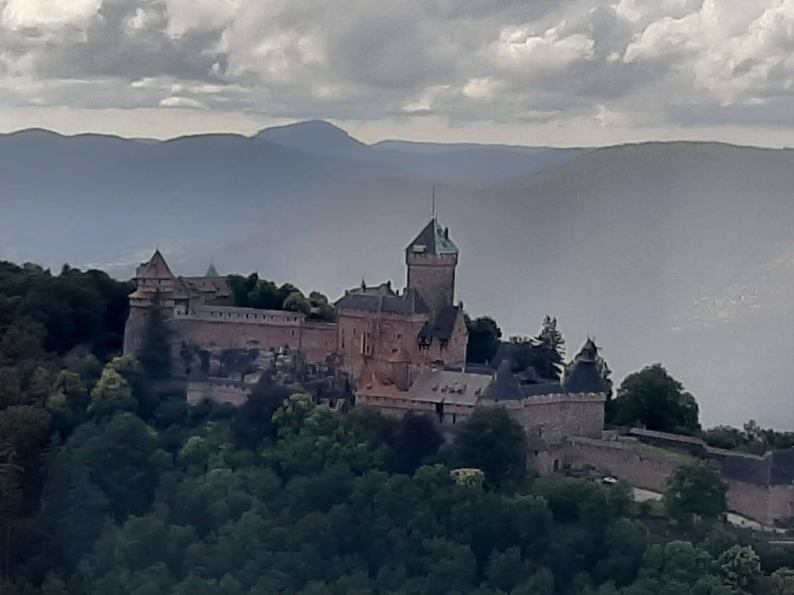 Les châteaux le long du vignoble Alsacien