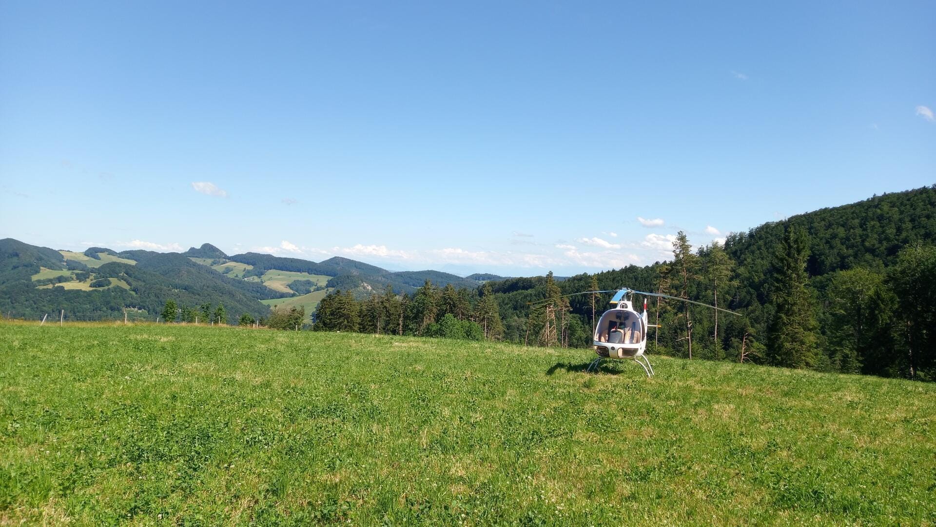 Kleiner Jura-Flug mit Aufenthalt am Bergrestaurant