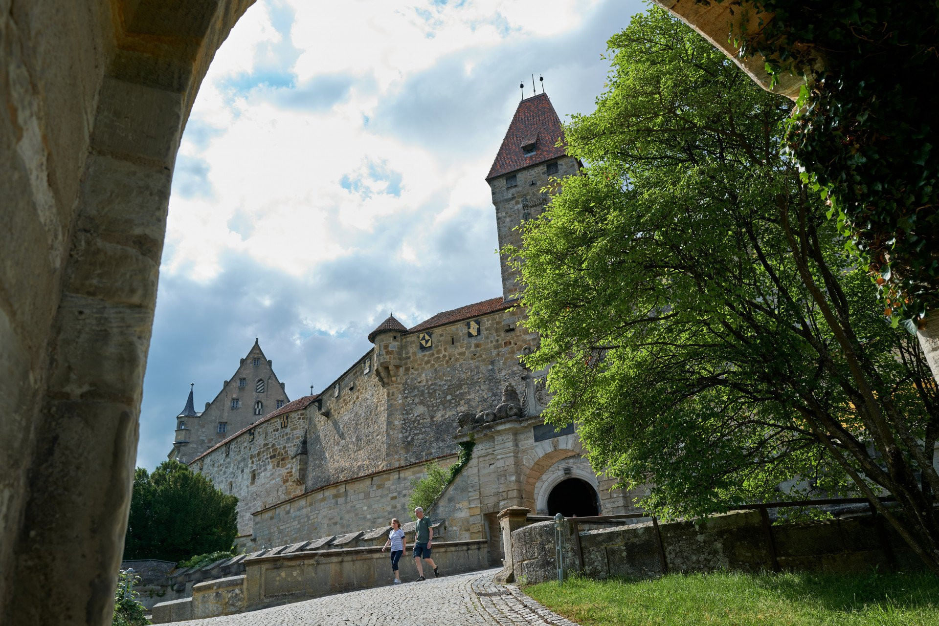 Die Coburg ist nur einen kurzen Fußweg vom Flugplatz entfernt